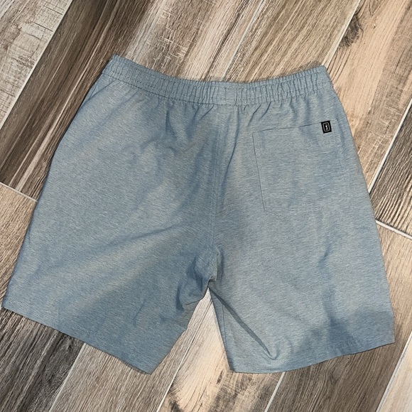 Men’s PGA Tour Medium Gray 7” Shorts NWOT - Picture 2 of 3